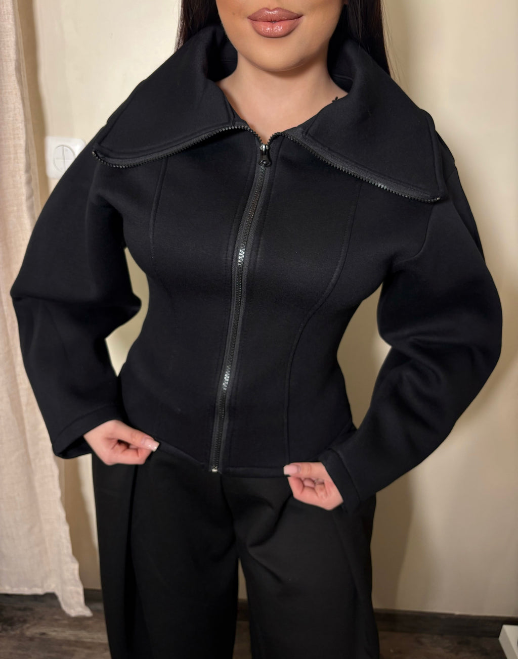 VESTE AJUSTÉE EFFET NÉOPRÈNE